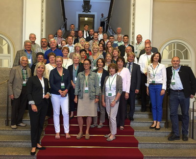 Erdinger Besuchergruppe im Landtag.