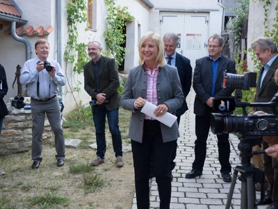 Besuch  des Fledermaushauses Hohenburg.