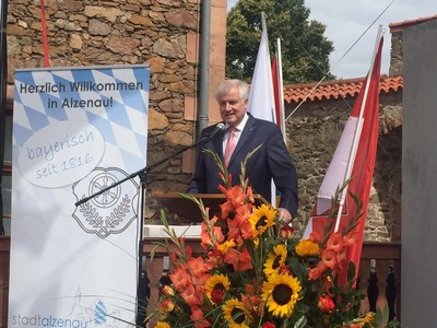 Herzlicher Empfang zur heutigen Kabinettssitzung in Alzenau, Unterfranken