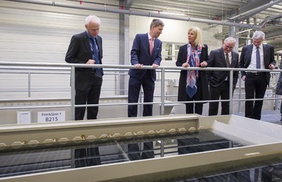 Interessanter Besuch bei der AUDI AG mit Besichtigung der neuen
Lackiererei, eine der umweltfreundlichsten weltweit. Anschließend gab es noch einen Einblick in die chemisch-physikalische Anlage des neuen Betriebswasserversorgungszentrums im Werk.