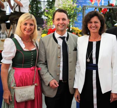 Tolle Stimmung im Festzelt in Wartenberg mit Andreas Lenz und Ilse Aigner!