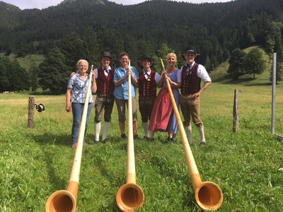 Immer ein wunderschöner Termin mit meiner Kollegin Ilse Aigner - die traditionelle jährliche Hauptalmbegehung! Die vom Almwirtschaftlichen Verein Oberbayern organisierte Wanderung führte heuer über acht Almen im westlichen Hochriesgebiet.