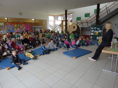 Bundesweiter Vorlesetag an den Grundschulen Maria Thalheim und Reichenkirchen.