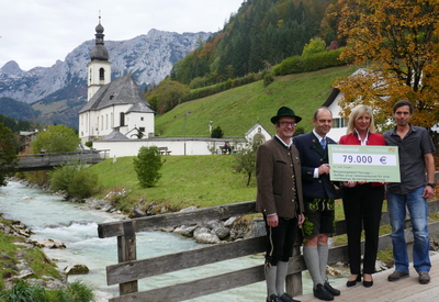 79.000 Euro für Bergsteigerdorf Ramsau - Im ersten Bergsteigerdorf Deutschlands werden Tourismus und Umweltschutz seit rund zwei Jahren vorbildlich in Einklang gebracht! Mit der neuen Ideenwerkstatt wird das Qualitätssiegel 'Bergsteigerdorf' weiter mit Leben erfüllen. Das Mitmach-Projekt ist bestens geeignet, die Bürger zu sensibilisieren, sie mitzunehmen und gemeinsame Lösungen vor Ort zu entwickeln. 