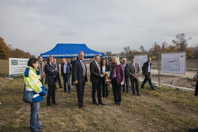 Bei Dingolfing wird die Isar naturnah umgestaltet.